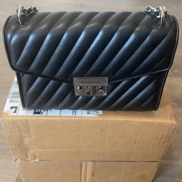 Ladies MK Purse - Picture 1 of 7